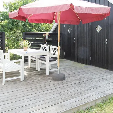 In Sams With 2 Bedrooms And Wifi Сasa de vacaciones Onsbjerg